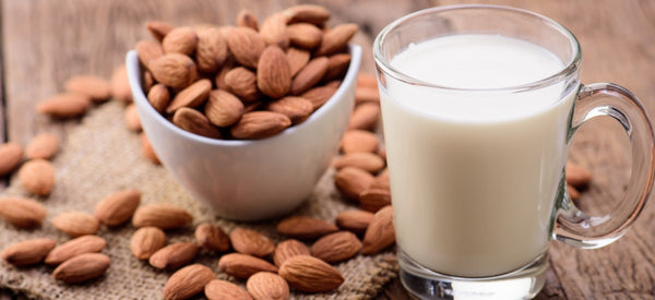 HOMEMADE ALMOND MILK: 6 SIMPLE STEPS