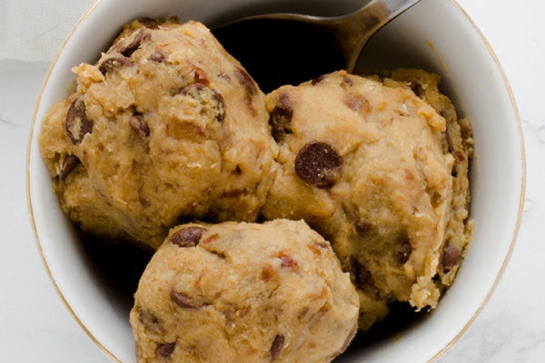 HEALTHY CHOCOLATE CHIP COOKIE DOUGH