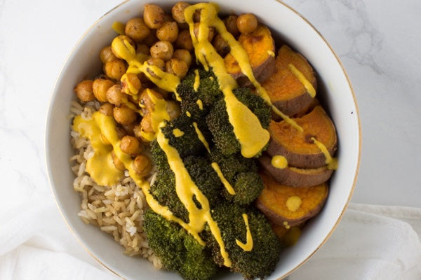 MACROBIOTIC BOWL WITH TURMERIC TAHINI DRESSING